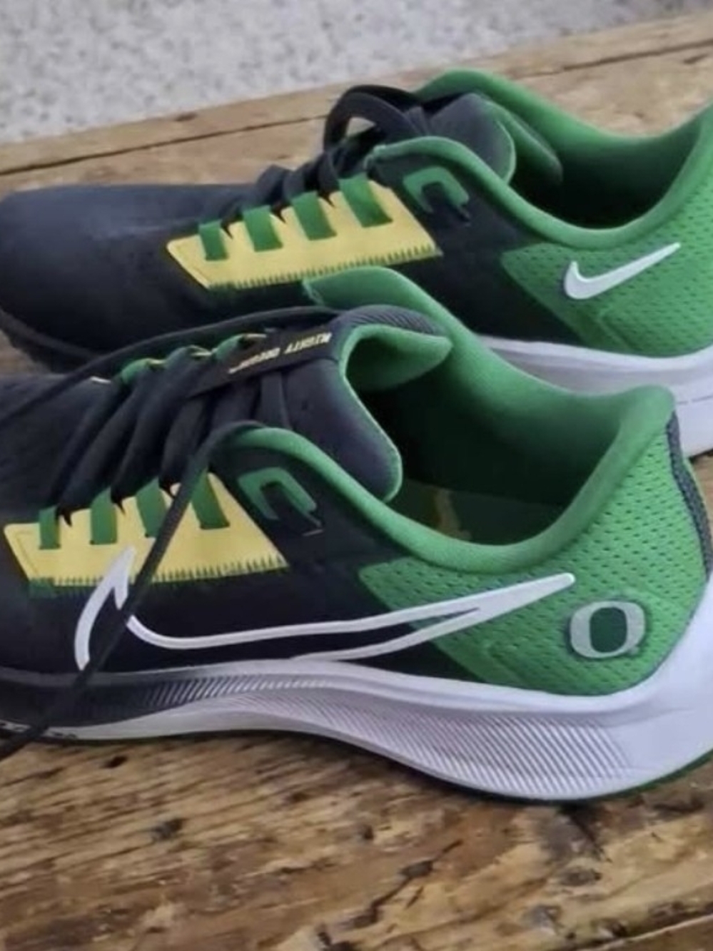 JNike AIR Zoom Pegasus 38. OREGON DUCKS